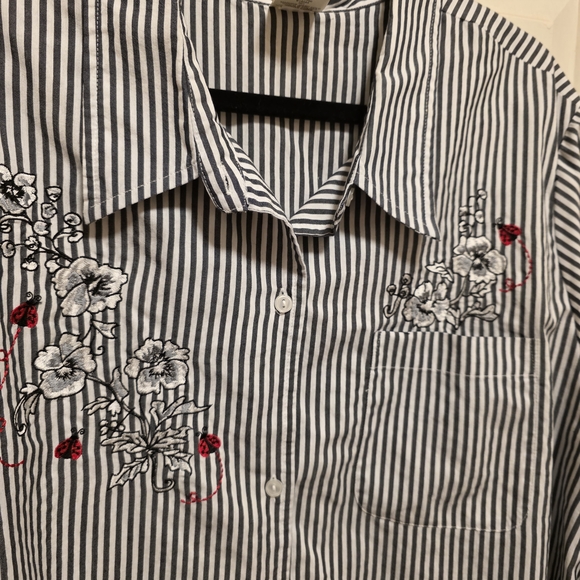 Blair Black and White Striped Shirt With Embroidered Flowers Size 3x - Picture 11 of 11